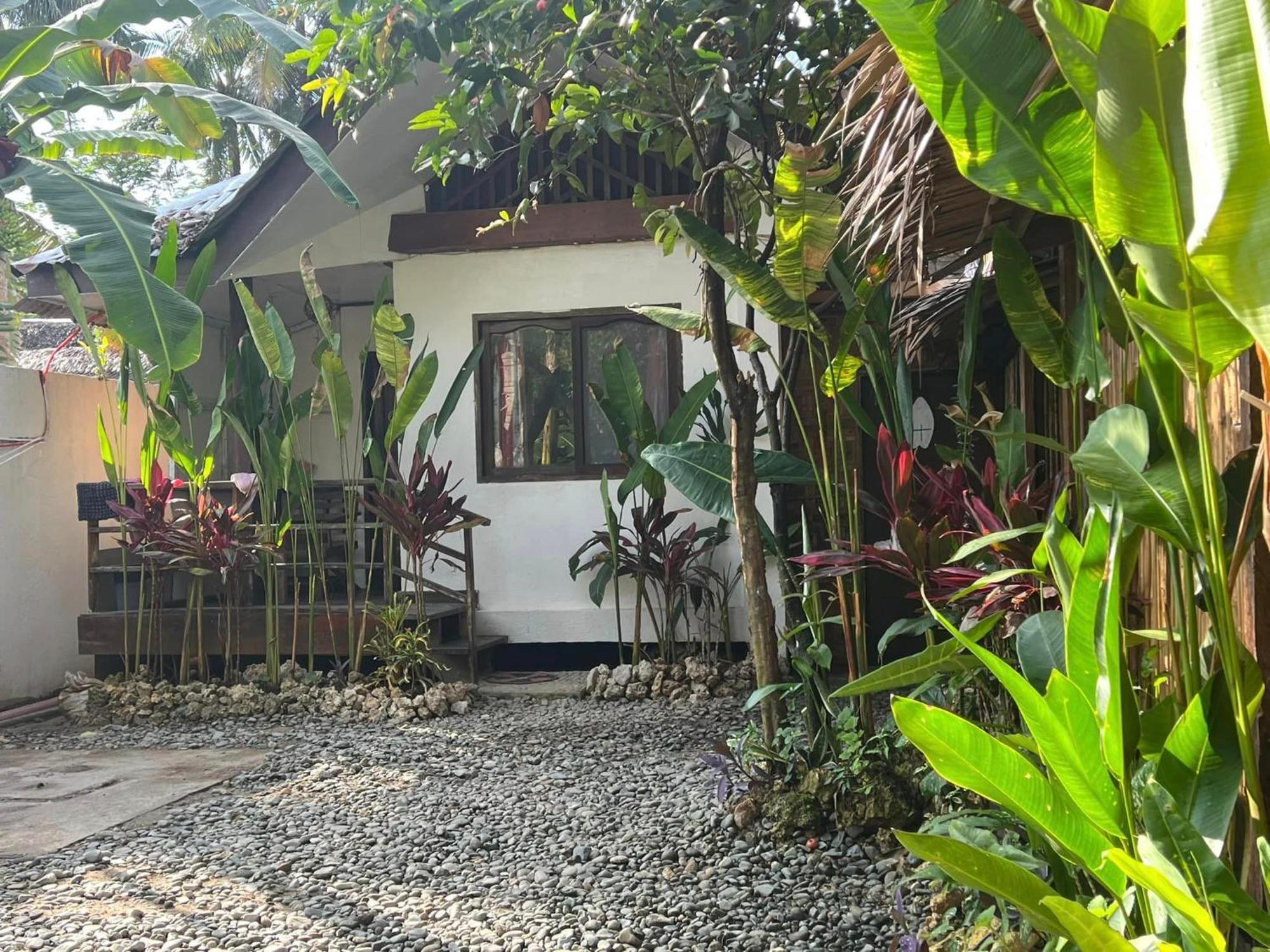 Wave Retreat Hostel General Luna  Exterior photo