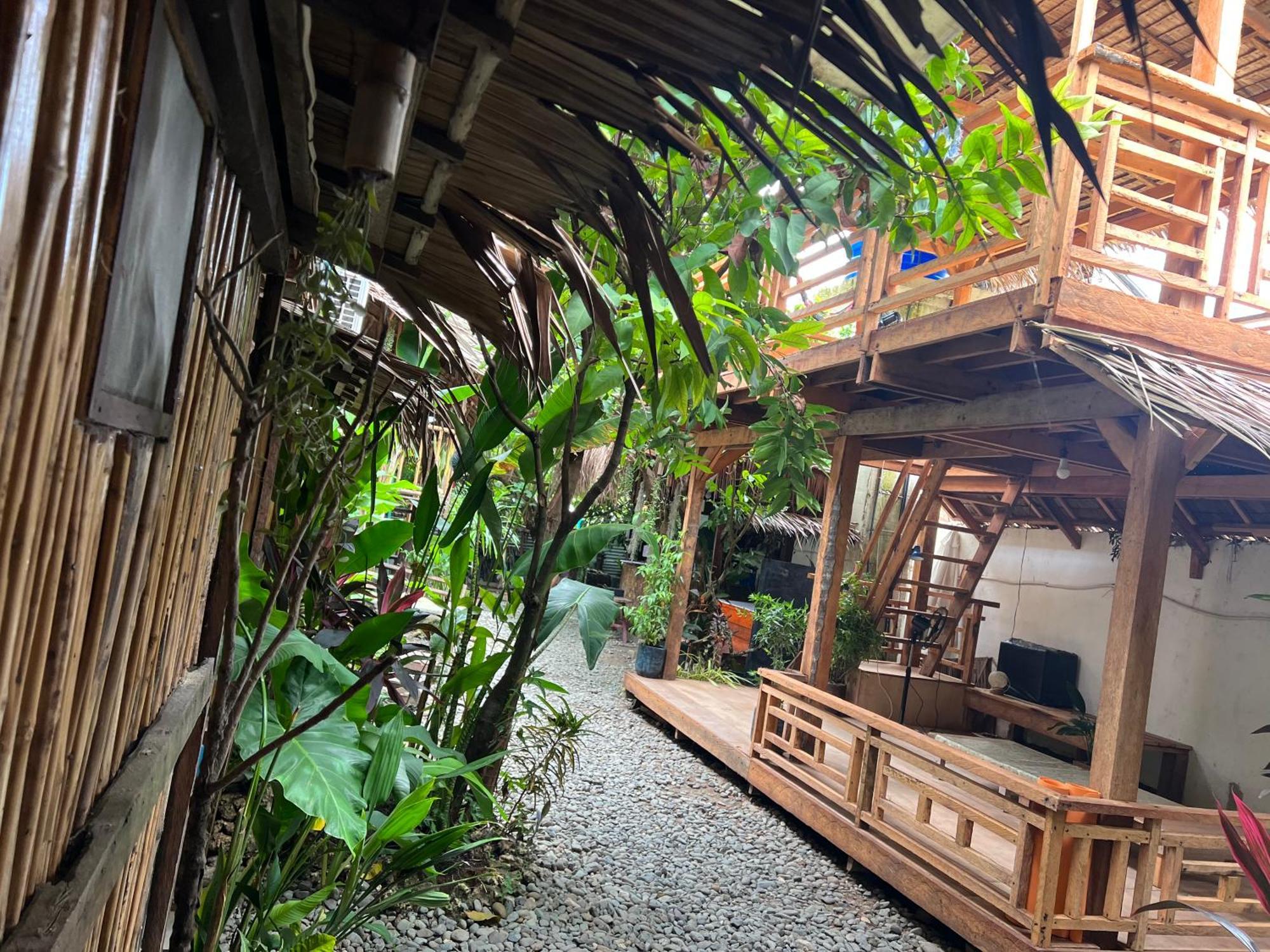 Wave Retreat Hostel General Luna  Exterior photo