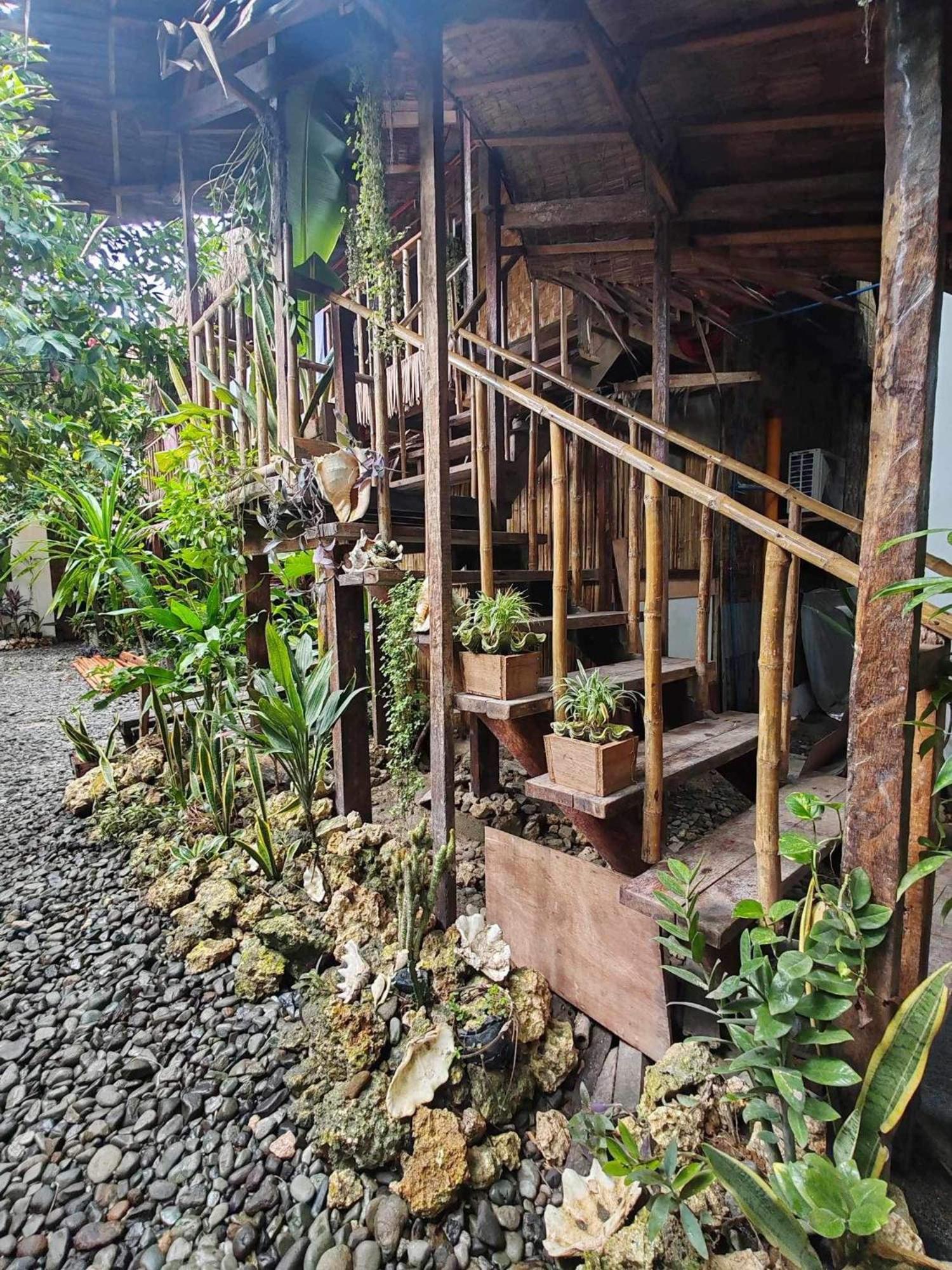 Wave Retreat Hostel General Luna  Exterior photo